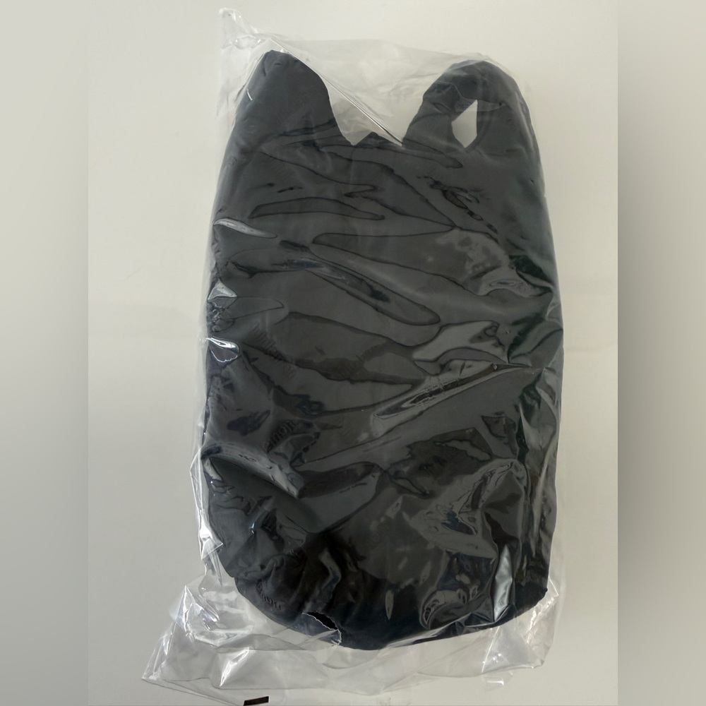 LULULEMON Quilty Pleasures Phone Crossbody Bag 1L, Black - Picture 6 of 7